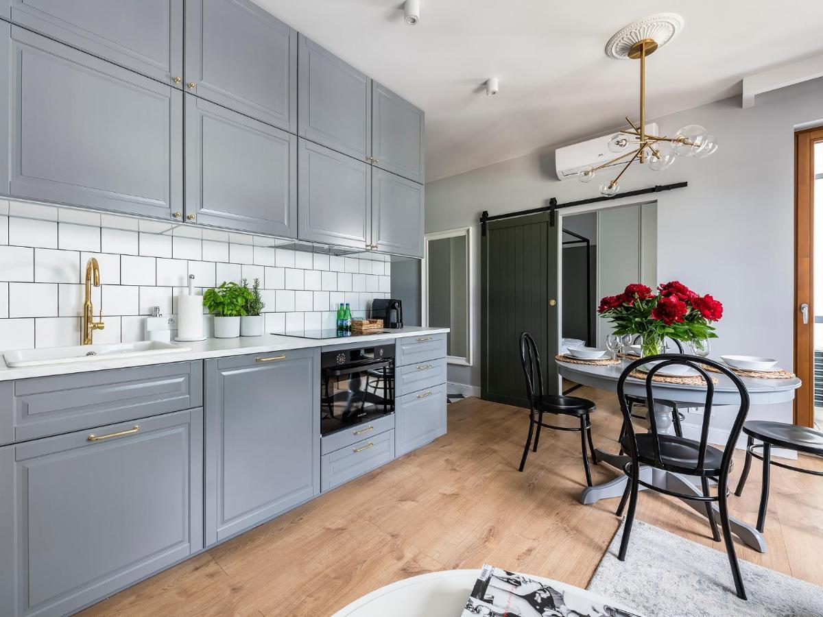Apartament Yoursecondflat Grzybowska Metropoint