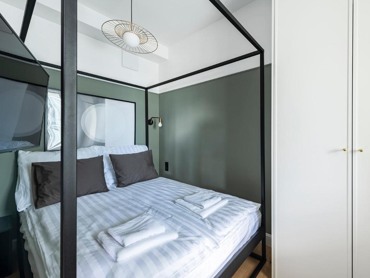 Apartament Yoursecondflat Grzybowska Metropoint Warszawa